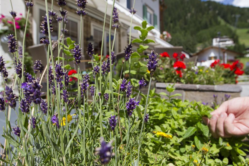 Chalet Madrisa Корвара ин Бадия Екстериор снимка