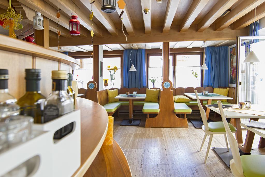 Chalet Madrisa Корвара ин Бадия Екстериор снимка