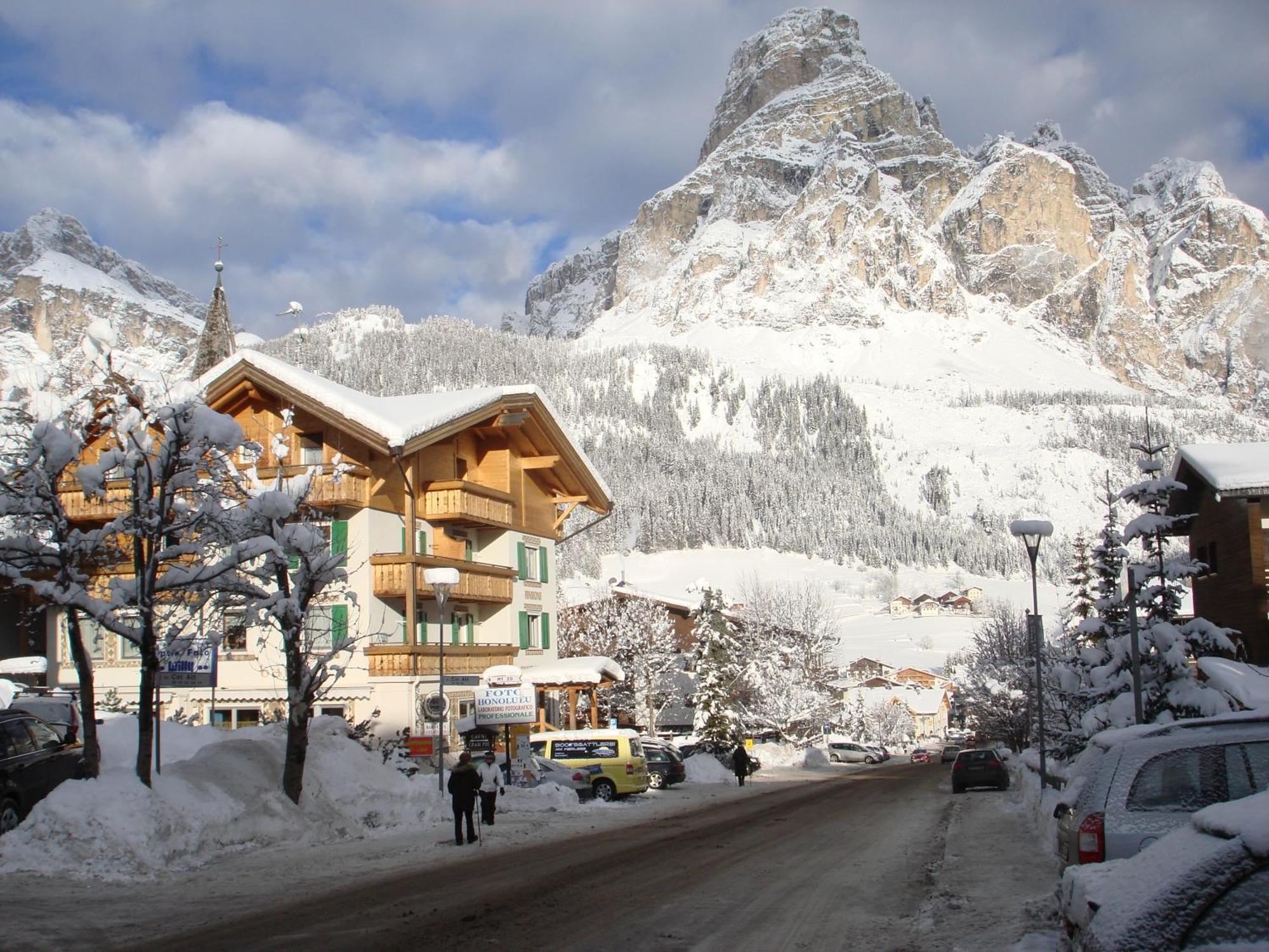 Chalet Madrisa Корвара ин Бадия Екстериор снимка