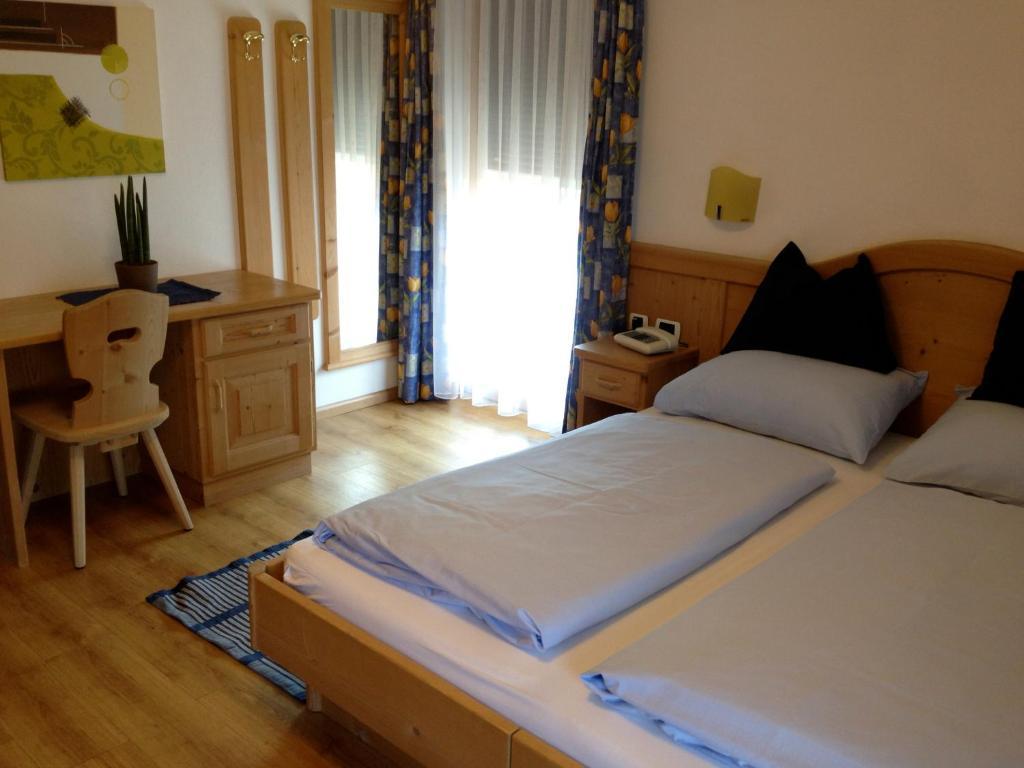 Chalet Madrisa Корвара ин Бадия Екстериор снимка