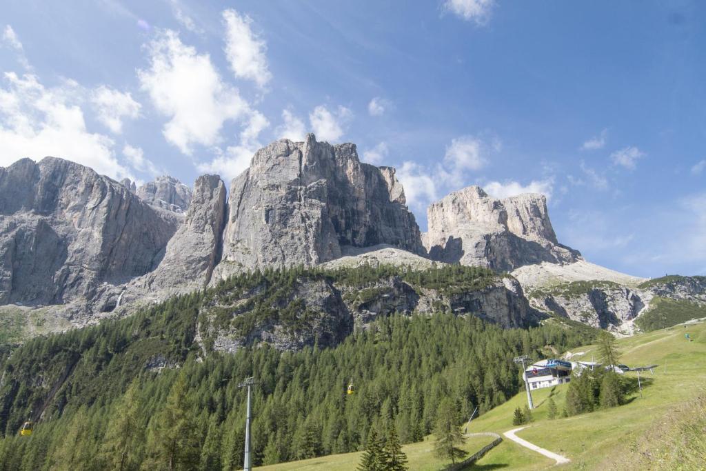 Chalet Madrisa Корвара ин Бадия Екстериор снимка