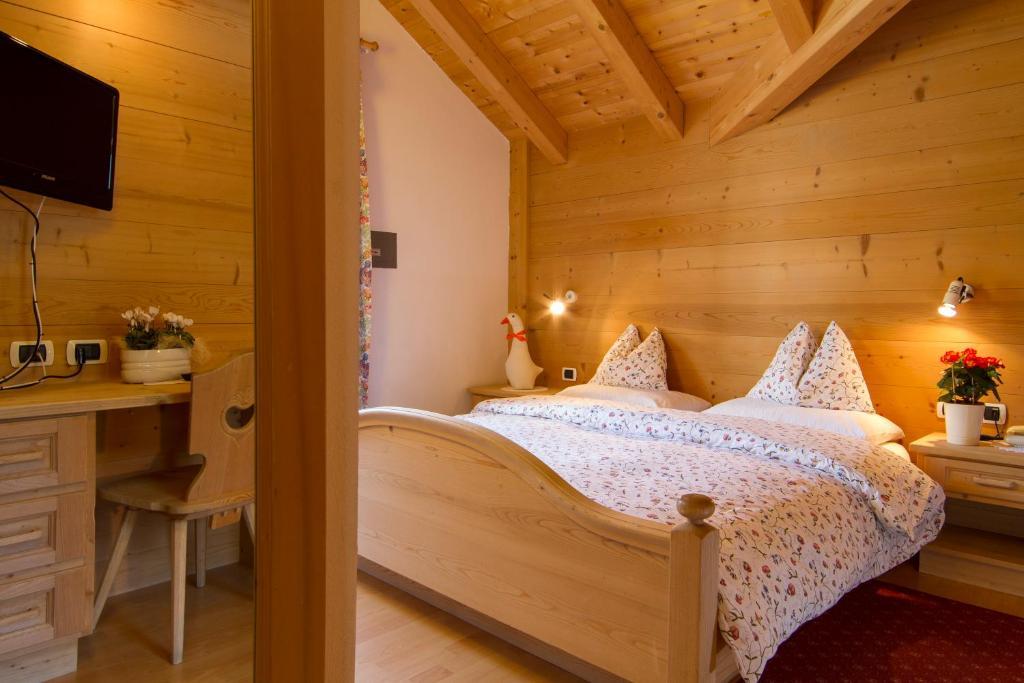 Chalet Madrisa Корвара ин Бадия Стая снимка