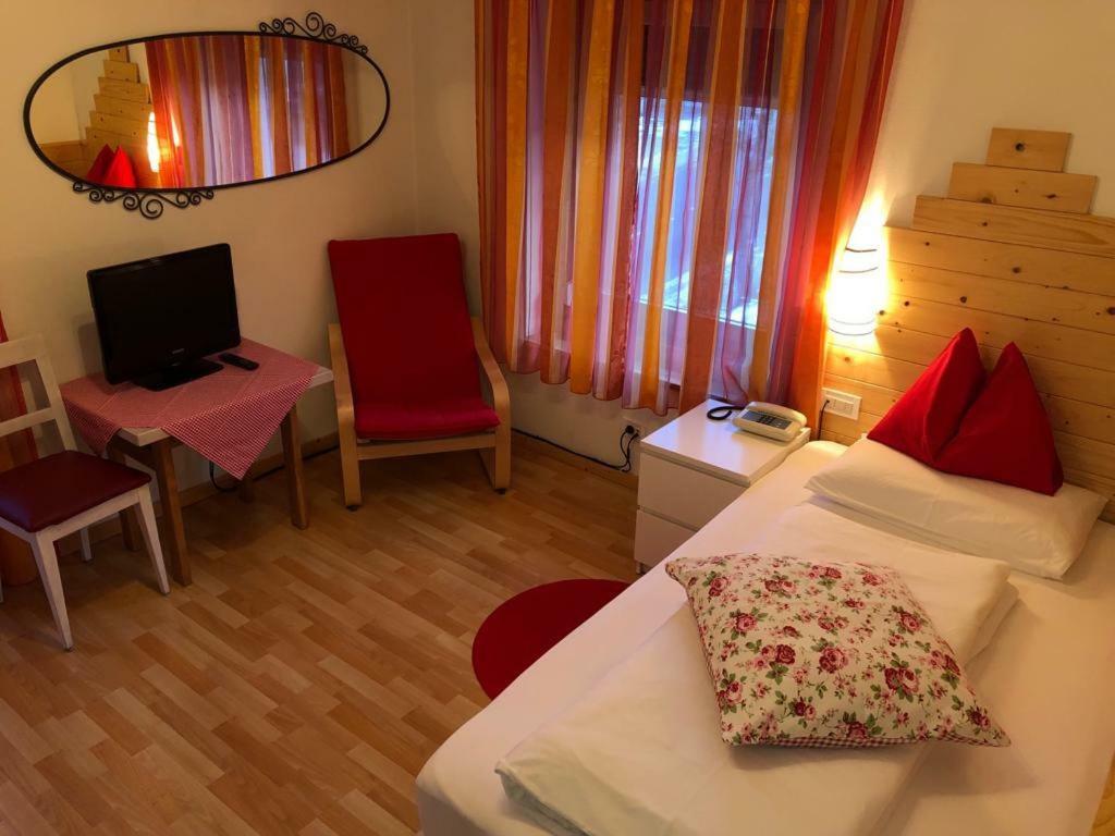 Chalet Madrisa Корвара ин Бадия Екстериор снимка